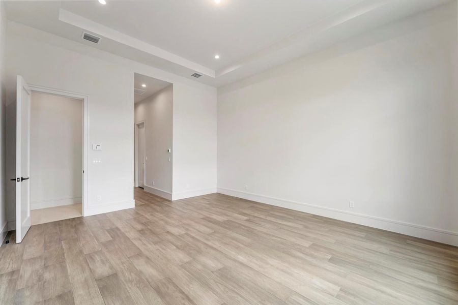 Spacious, unfurnished interior of a new home in , Port St. Lucie (Image 28).