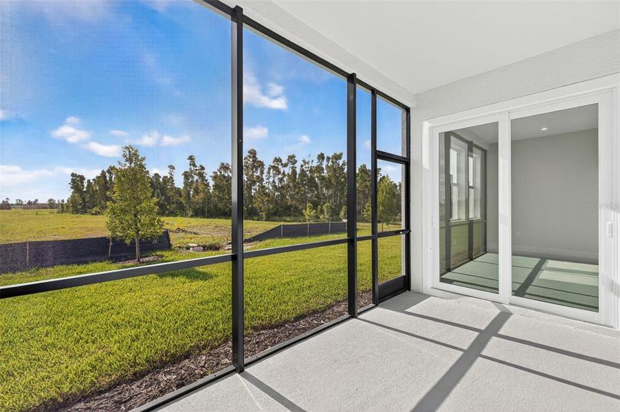 Exterior details and patio area of a home in Wellen Park, Venice (Image 20).
