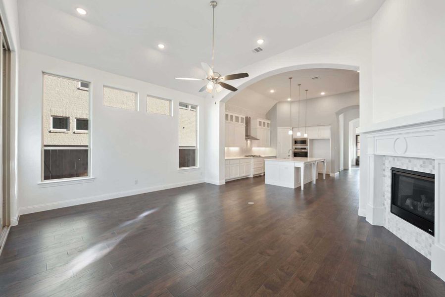 Representative unfurnished interior of a home built from the 217 by Highland Homes in Cross Creek West, Fulshear (Image 14).