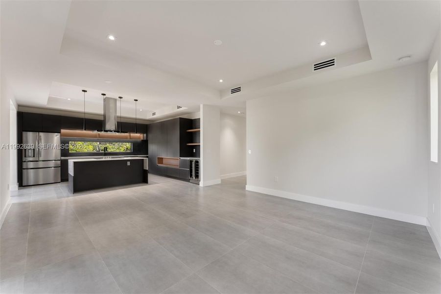 Spacious, unfurnished interior of a new home in , Key Largo (Image 21).