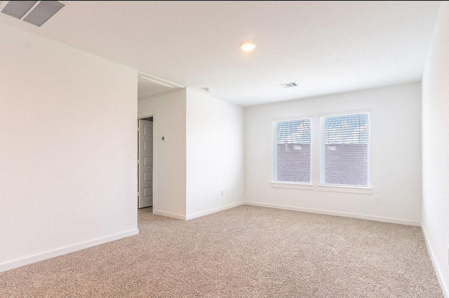 Spacious, unfurnished interior of a new home in Tamarron, Katy (Image 13).