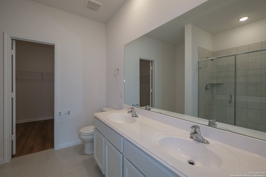 Furnished interior view inside a new home in Winding Brook, San Antonio (Image 7). Furnished interior view inside a new home in Winding Brook, San Antonio (Image 7).