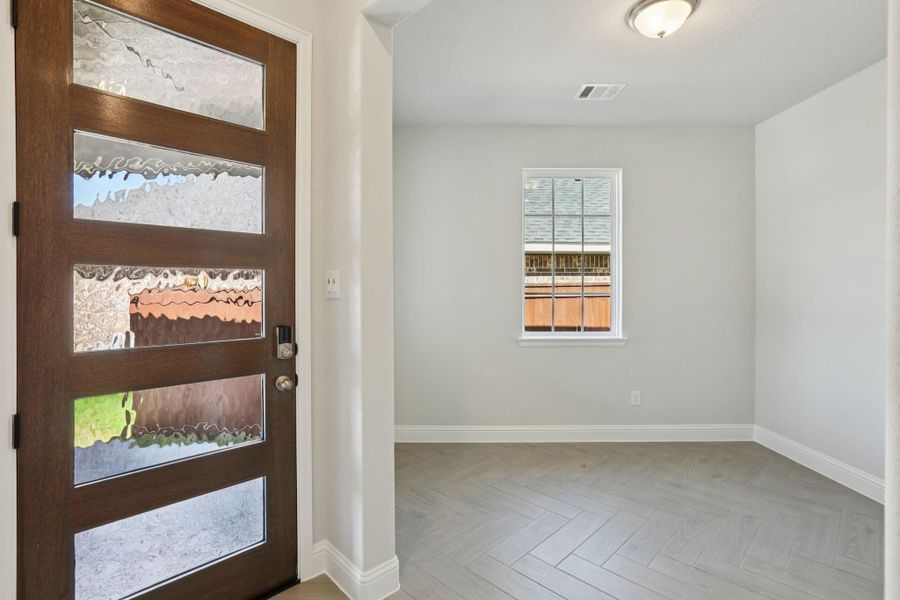 Spacious, unfurnished interior of a new home in Woodhavyn 40', Magnolia (Image 33).