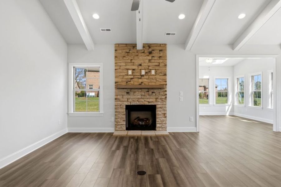 Spacious, unfurnished interior of a new home in Weybridge, Burlington (Image 23).