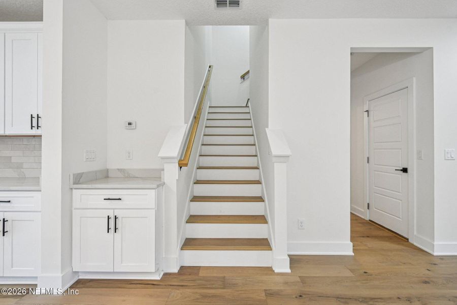 Spacious, unfurnished interior of a new home in , Green Cove Springs (Image 20).