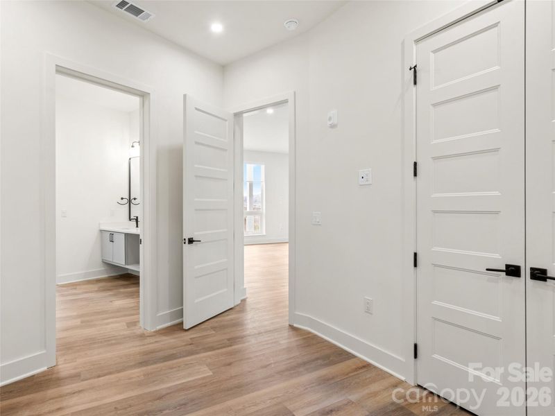 Spacious, unfurnished interior of a new home in , Asheville (Image 28).