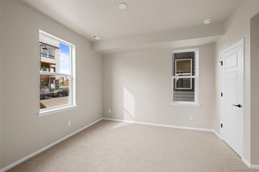 Spacious, unfurnished interior of a new home in Baseline, Broomfield (Image 34).