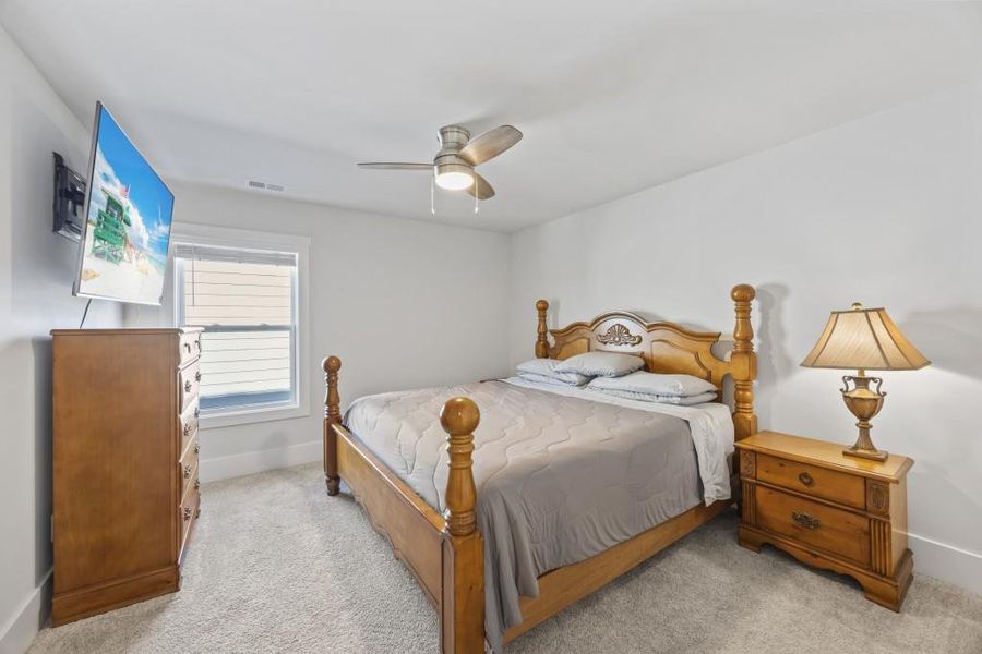 Furnished interior view inside a new home in The Cottages Of Lake Lanier, Gainesville (Image 11).