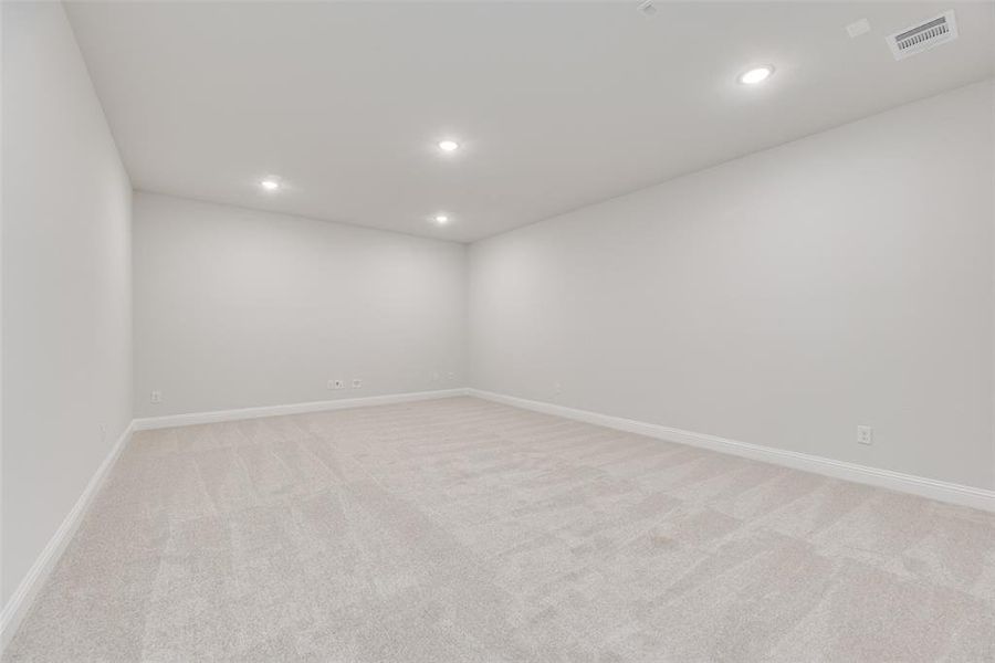 Image 31 of a home in Bayside.