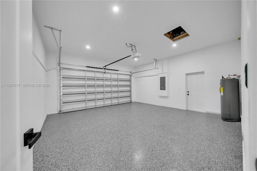 Spacious, unfurnished interior of a new home in , Cape Coral (Image 17). Spacious, unfurnished interior of a new home in , Cape Coral (Image 17).