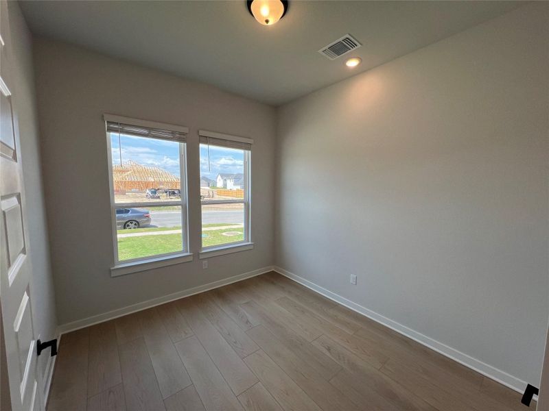 Spacious, unfurnished interior of a new home in Cascades at Onion Creek, Austin (Image 27). Spacious, unfurnished interior of a new home in Cascades at Onion Creek, Austin (Image 27).