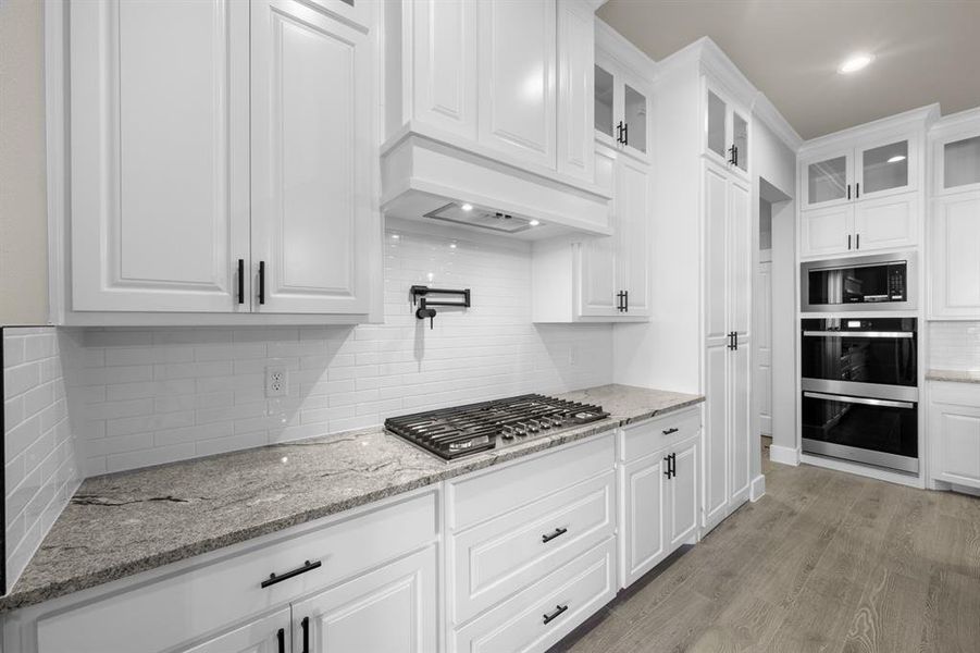 213 Bel Grand- Kitchen-3 213 Bel Grand- Kitchen-3