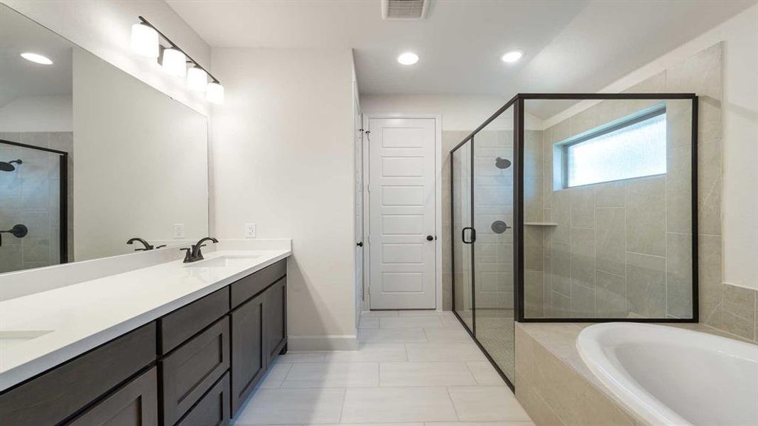 Furnished interior view inside a new home in The Parks At Wilson Creek 40', Celina (Image 10). Furnished interior view inside a new home in The Parks At Wilson Creek 40', Celina (Image 10).