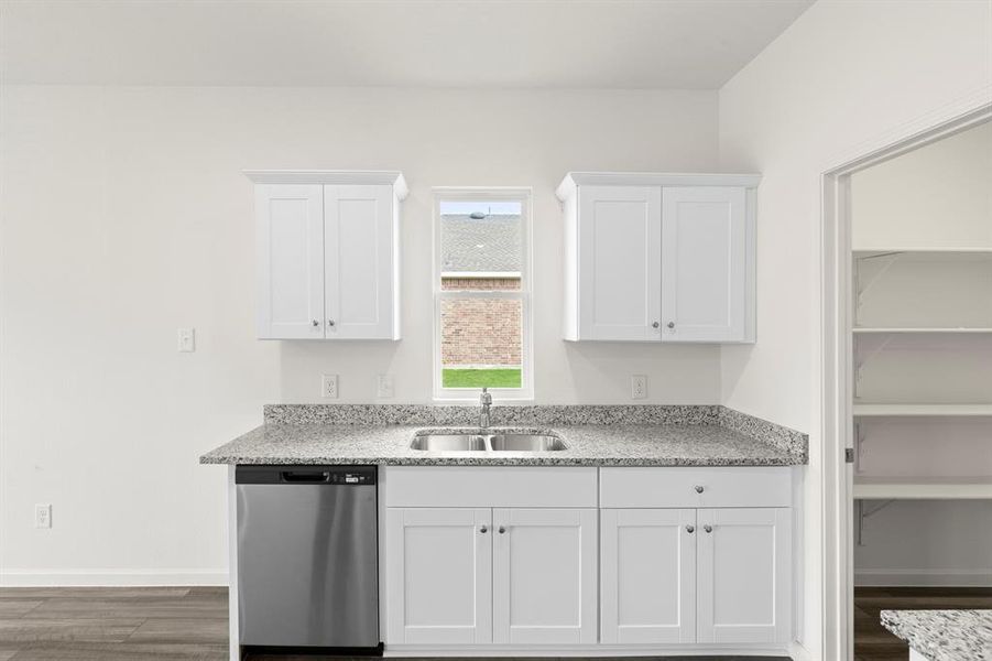 14. 815 Lexington - Kitchen (3)