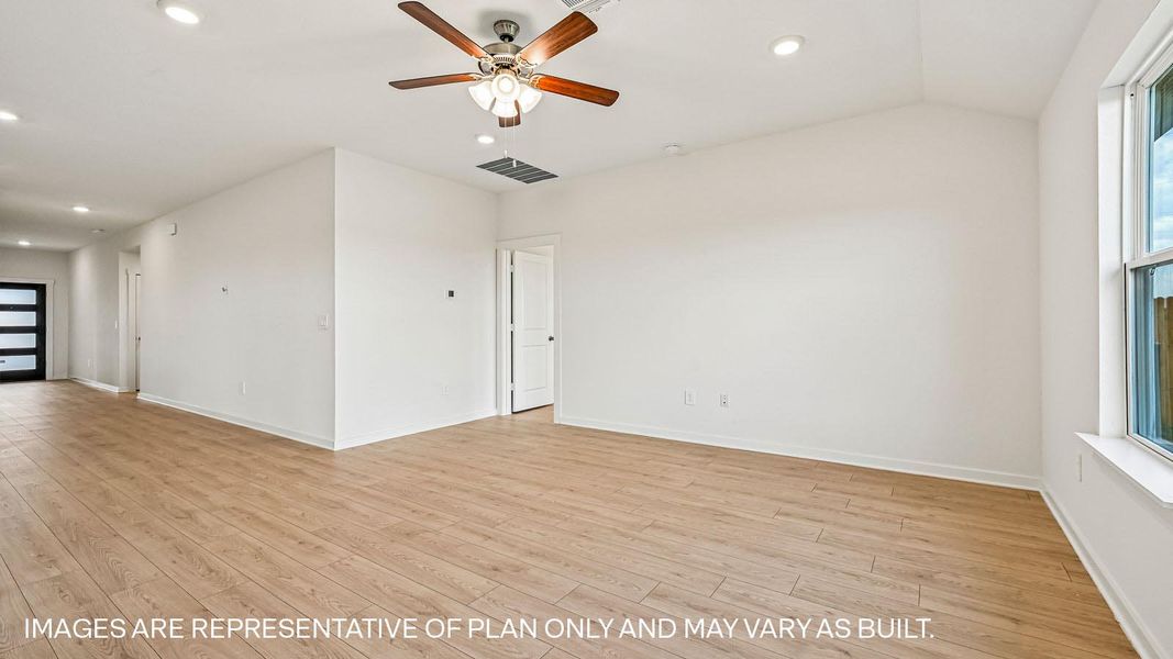 Representative unfurnished interior of a home built from the The Irvine by D.R. Horton in Monarch Ranch, Manor (Image 20).