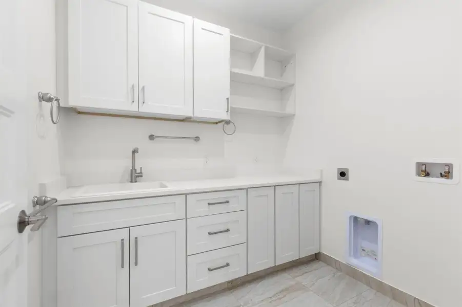 57-web-or-mls-116 Longview Way N-54