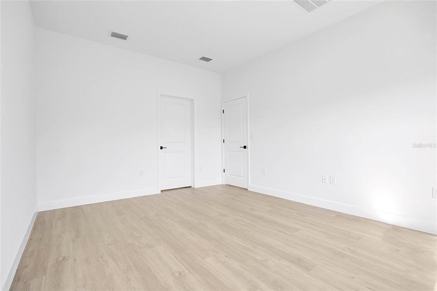 Spacious, unfurnished interior of a new home in , Ocala (Image 32).