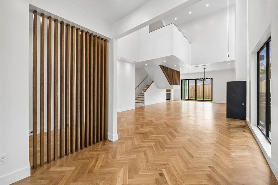 Space perfectly blends modern design and functionality. Space perfectly blends modern design and functionality.