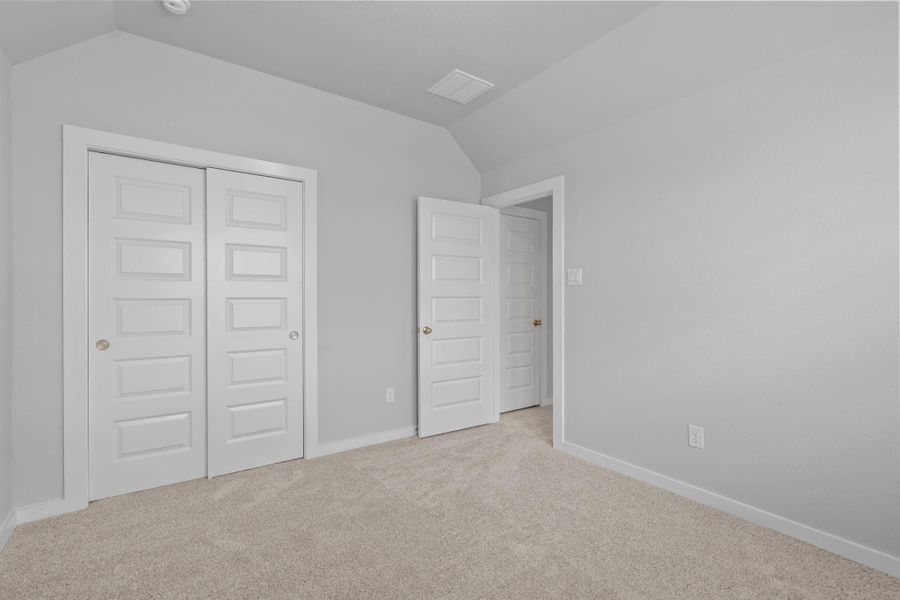 Spacious, unfurnished interior of a new home in Huntington Place, Rosharon (Image 13). Spacious, unfurnished interior of a new home in Huntington Place, Rosharon (Image 13).