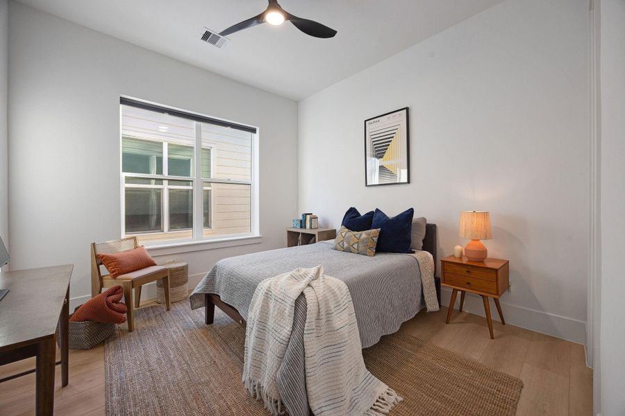 Secondary bedroom. Secondary bedroom.