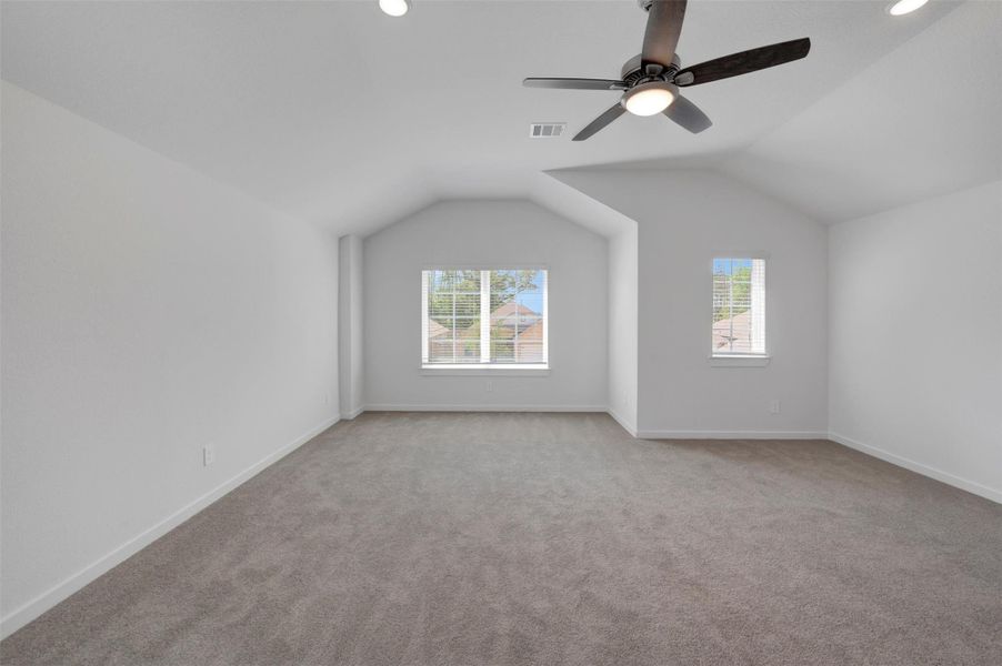 Spacious, unfurnished interior of a new home in Moran Ranch, Willis (Image 29).