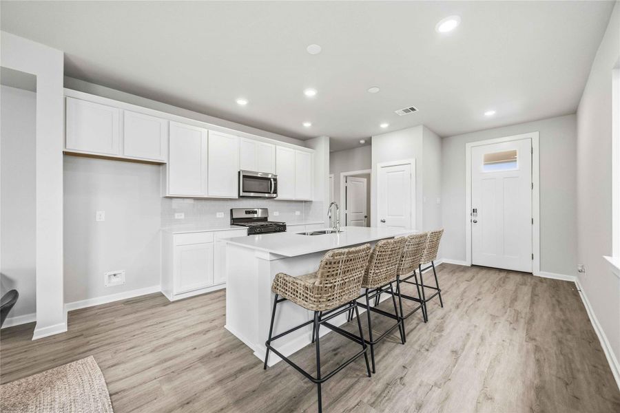 Furnished interior view inside a new home in La Segarra 40', Brookshire (Image 8).