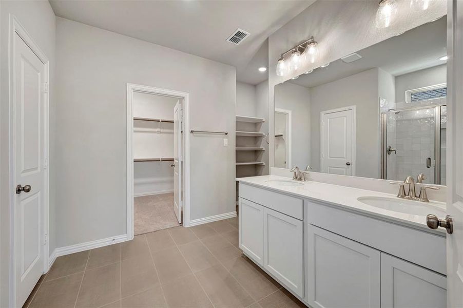 Furnished interior view inside a new home in Sagebrook, Argyle (Image 12).