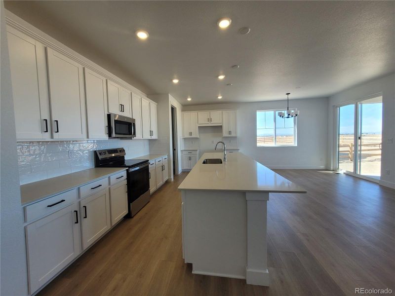 697 Bradley Circle - Ready Now! 697 Bradley Circle - Ready Now!