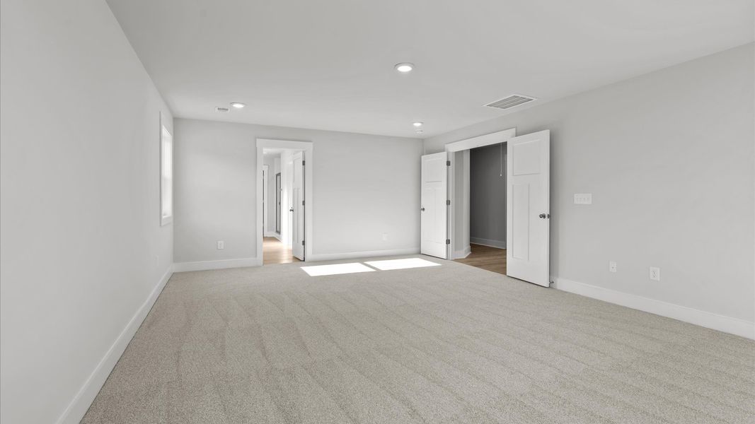 Furnished interior view inside a new home in Wells Crossing, Seneca (Image 24).