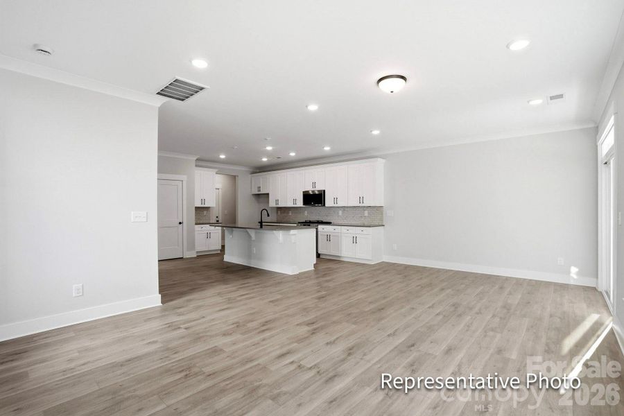 Spacious, unfurnished interior of a new home in Harrisburg Village, Harrisburg (Image 19).