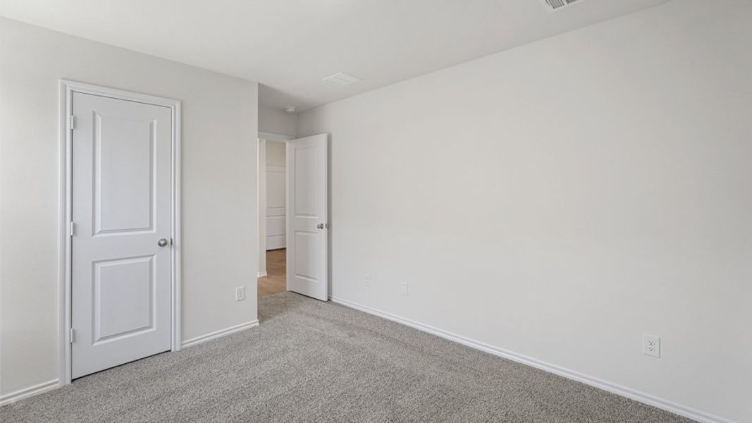 Spacious, unfurnished interior of a new home in Riverfield, Josephine (Image 26).