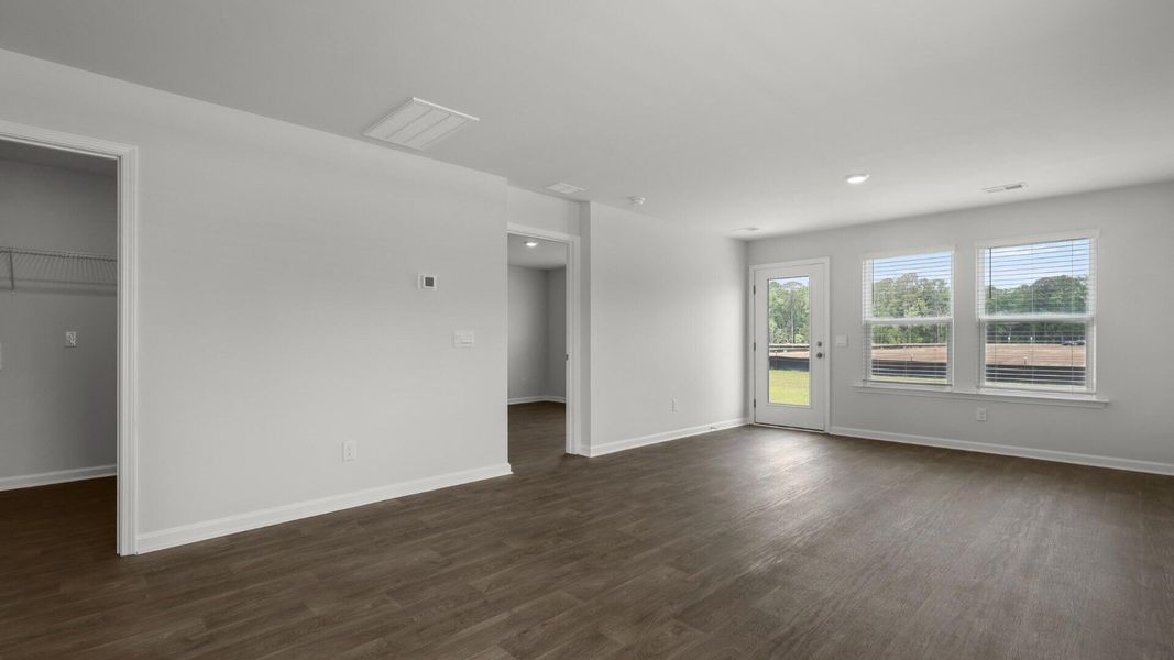 Spacious, unfurnished interior of a new home in , Summerville (Image 8).