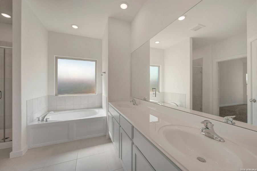 Furnished interior view inside a new home in Cinco Lakes, San Antonio (Image 9).
