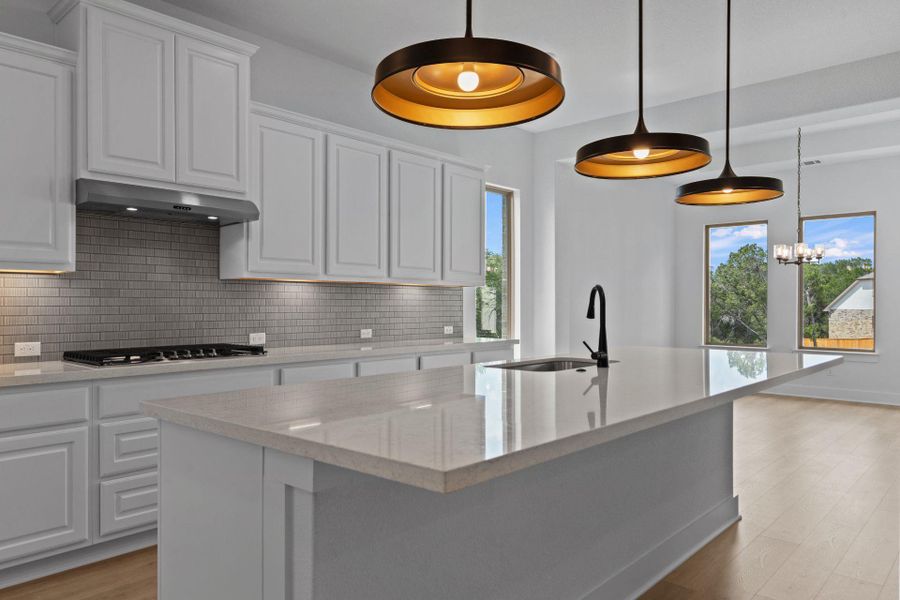 Large Center Island in Kitchen