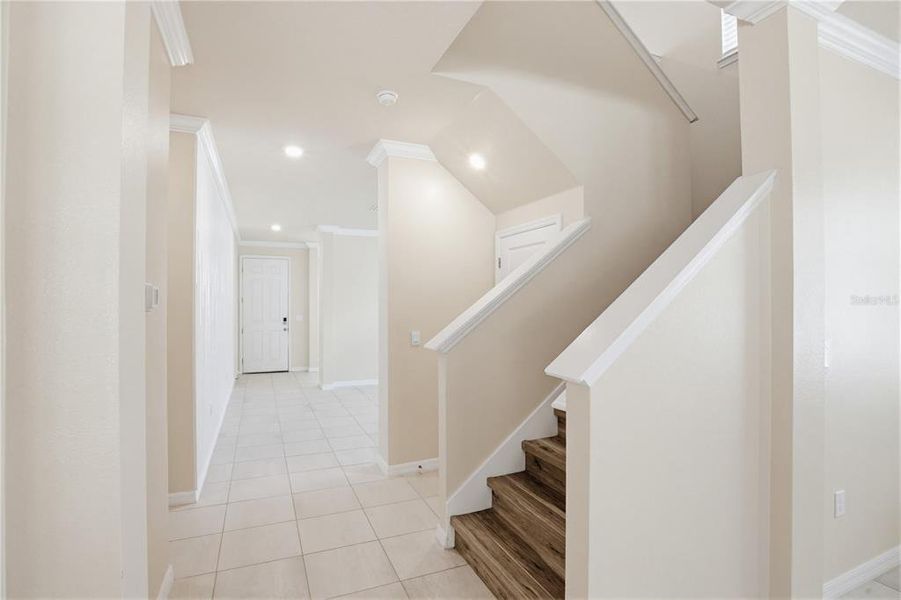 Spacious, unfurnished interior of a new home in Coddington, Bradenton (Image 23).