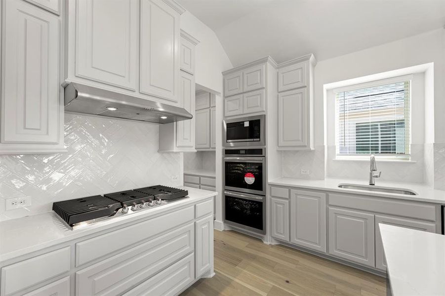 12. 2407 Parkway - Kitchen (4)