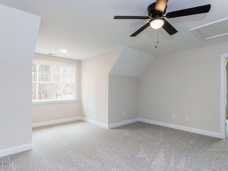 022-1280x960-bonus-room