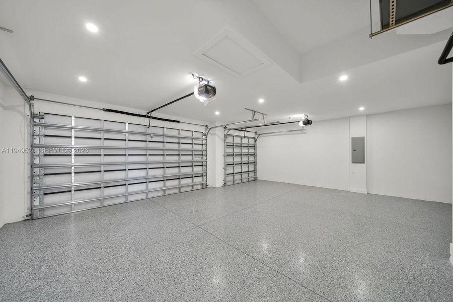 Spacious, unfurnished interior of a new home in , Cape Coral (Image 21). Spacious, unfurnished interior of a new home in , Cape Coral (Image 21).