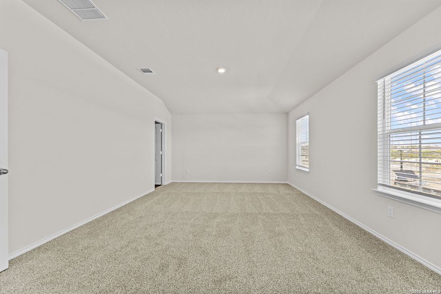 Spacious, unfurnished interior of a new home in Laurel Vistas, San Antonio (Image 27). Spacious, unfurnished interior of a new home in Laurel Vistas, San Antonio (Image 27).