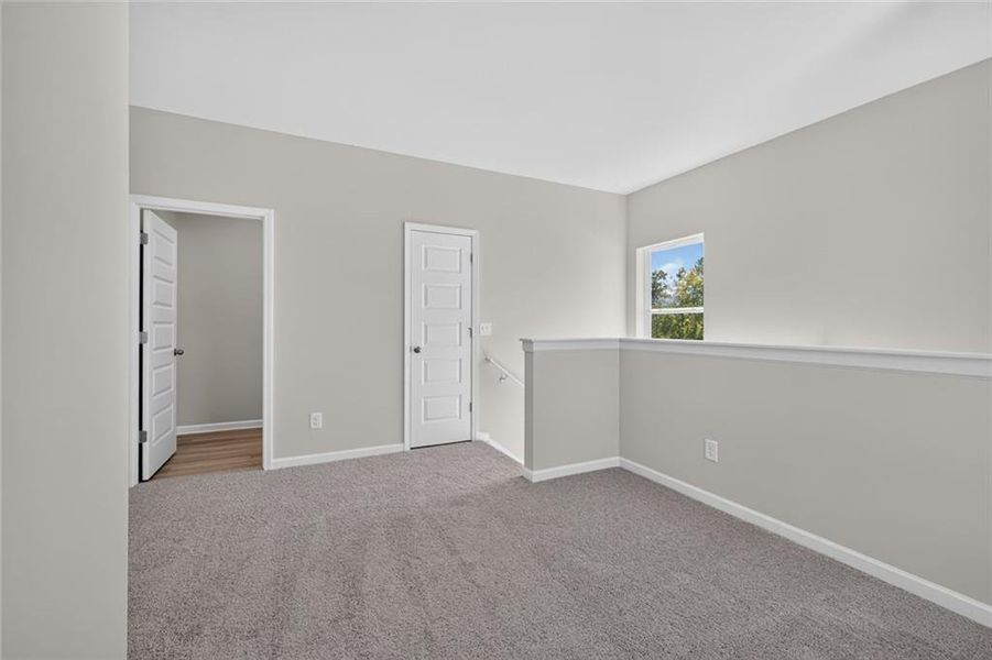 Spacious, unfurnished interior of a new home in North Haven, Rome (Image 25).
