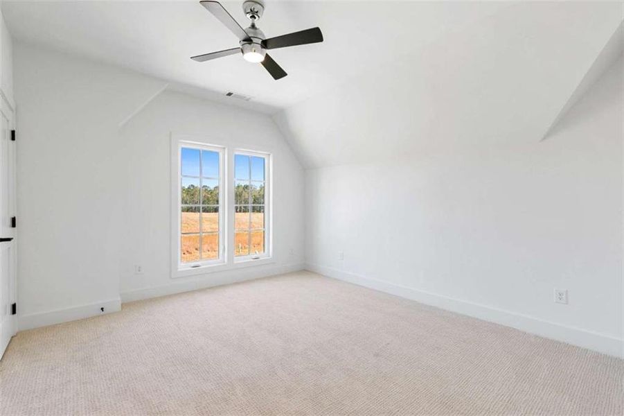 Spacious, unfurnished interior of a new home in , Peachtree City (Image 19).