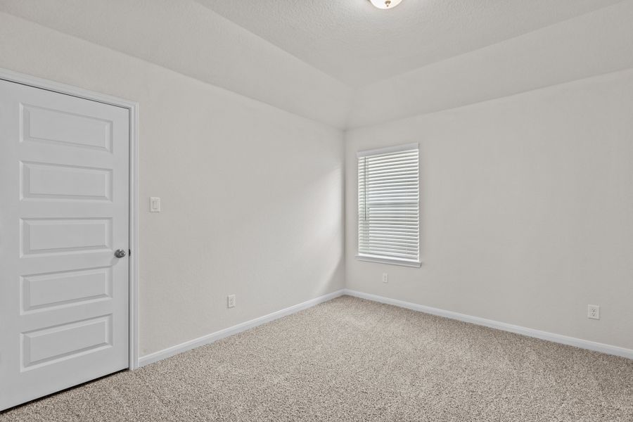 Representative unfurnished interior of a home built from the Wallace by Beazer Homes in Veranda, San Antonio (Image 11).