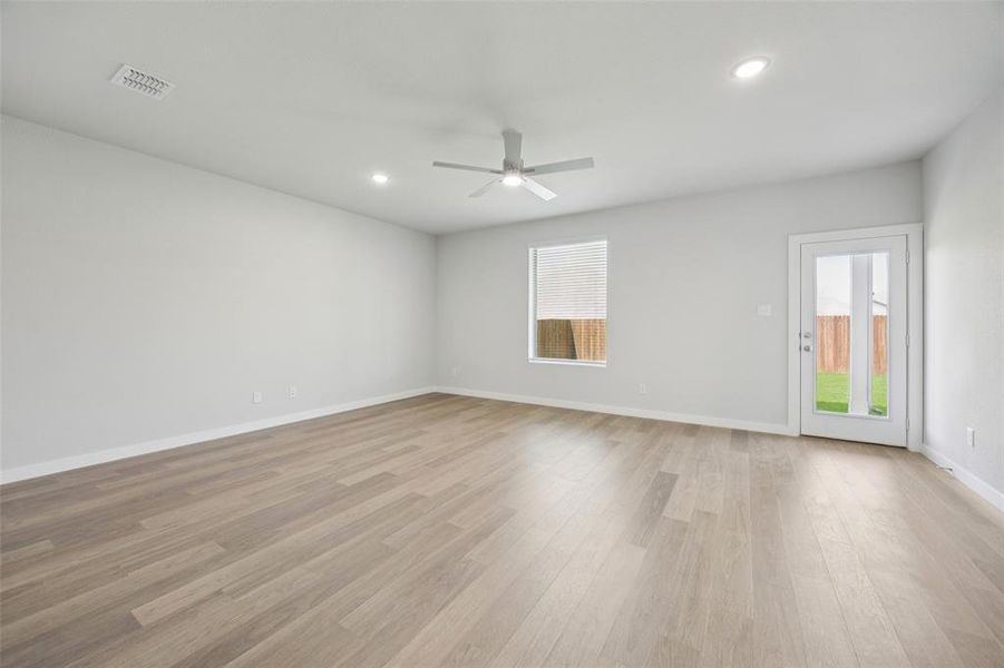 Spacious, unfurnished interior of a new home in Stratton Place, Greenville (Image 14).