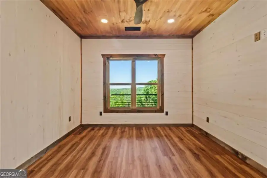 Spacious, unfurnished interior of a new home in , Talking Rock (Image 20). Spacious, unfurnished interior of a new home in , Talking Rock (Image 20).