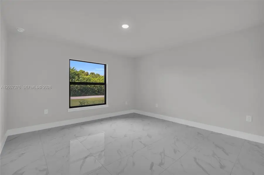Spacious, unfurnished interior of a new home in , Lehigh Acres (Image 24).