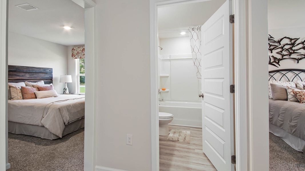 Representative furnished interior of a home built from the Cali by D.R. Horton in Ashton Park Phase III, Freeport (Image 25).