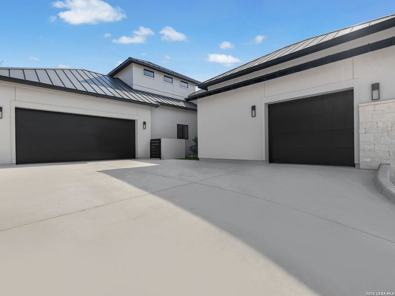 Exterior details and patio area of a home in , San Antonio (Image 28).