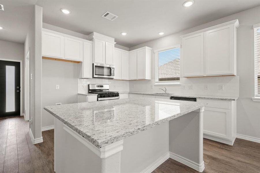 Furnished interior view inside a new home in Rocky Creek Crossing, Fort Worth (Image 6). Furnished interior view inside a new home in Rocky Creek Crossing, Fort Worth (Image 6).