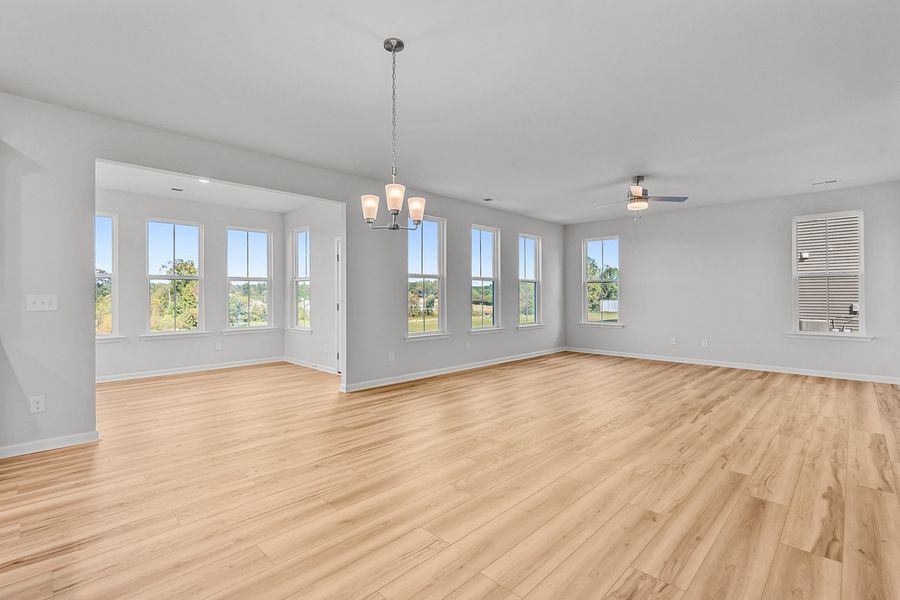 Spacious, unfurnished interior of a new home in Fieldstone, Lexington (Image 21).