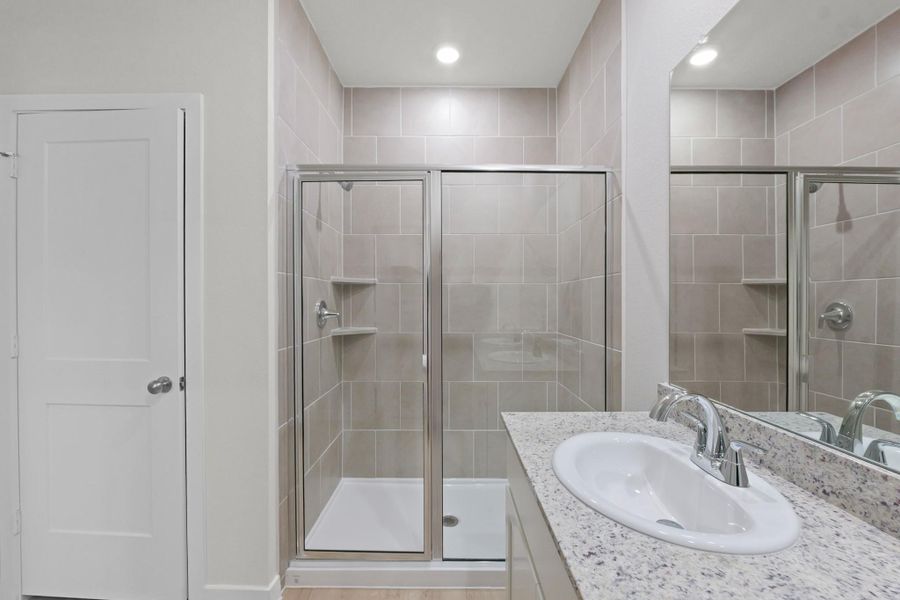 Furnished interior view inside a new home in Lakes at Crockett Martin, Conroe (Image 3). Furnished interior view inside a new home in Lakes at Crockett Martin, Conroe (Image 3).